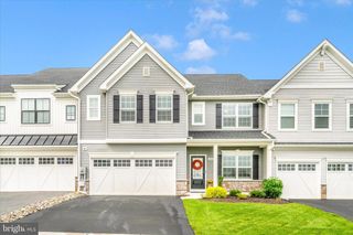 2811 HILLFIELD DR, Frederick, MD 21702