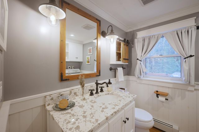 9 Wiggin Drive, Newmarket, NH 03857