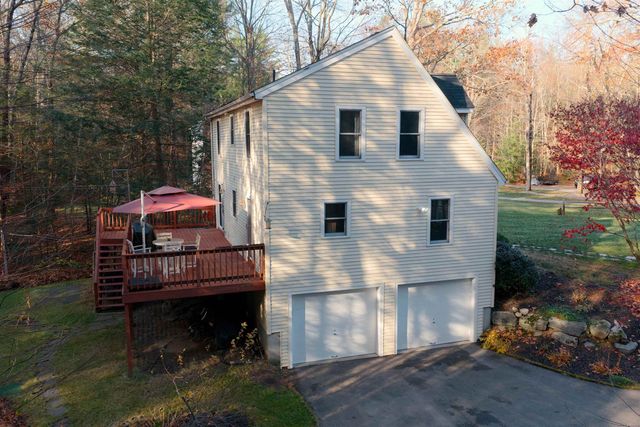 9 Wiggin Drive, Newmarket, NH 03857