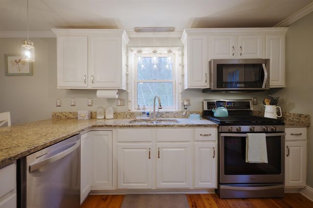 9 Wiggin Drive, Newmarket, NH 03857