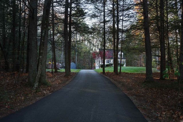 9 Wiggin Drive, Newmarket, NH 03857