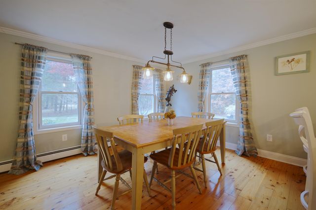 9 Wiggin Drive, Newmarket, NH 03857