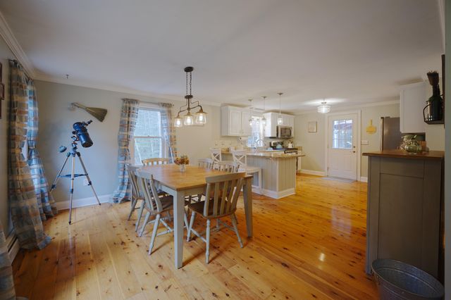 9 Wiggin Drive, Newmarket, NH 03857