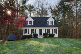 9 Wiggin Drive, Newmarket, NH 03857