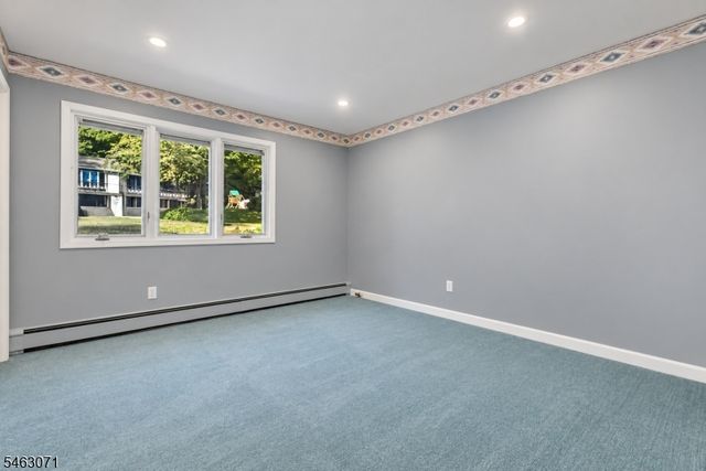 7 Banta Rd, Kinnelon Boro, NJ 07405