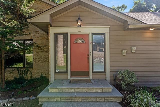 7 Banta Rd, Kinnelon Boro, NJ 07405