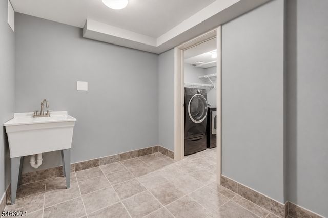 7 Banta Rd, Kinnelon Boro, NJ 07405