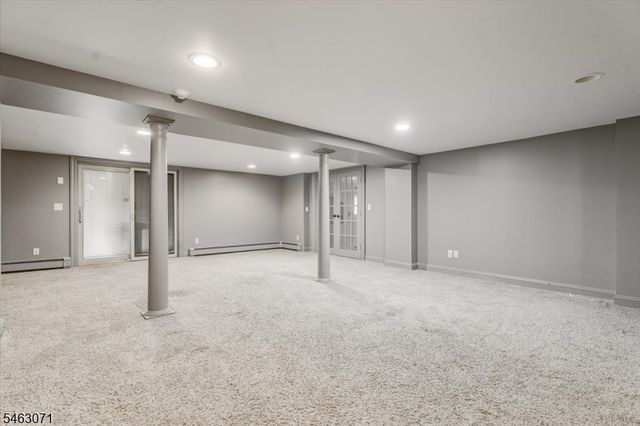 7 Banta Rd, Kinnelon Boro, NJ 07405