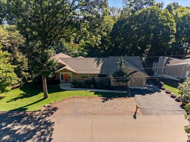 7 Banta Rd, Kinnelon Boro, NJ 07405