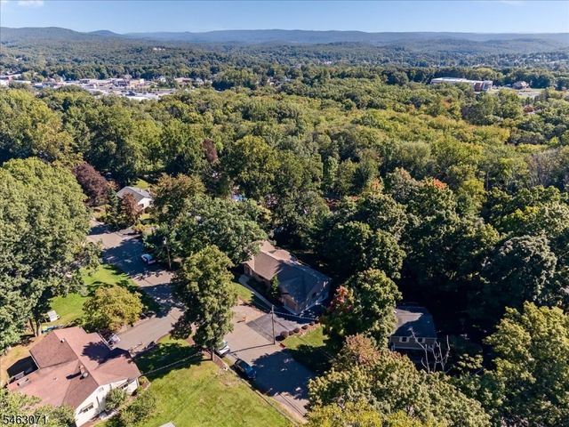 7 Banta Rd, Kinnelon Boro, NJ 07405