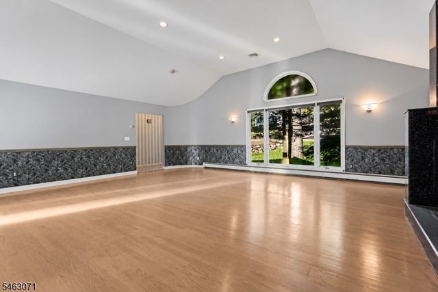 7 Banta Rd, Kinnelon Boro, NJ 07405