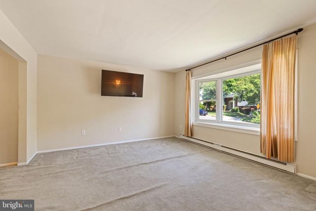 13242 KURTZ RD, Woodbridge, VA 22193