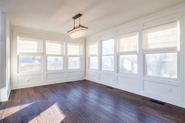 18002 Rollins Drive, Smithville, MO 64089