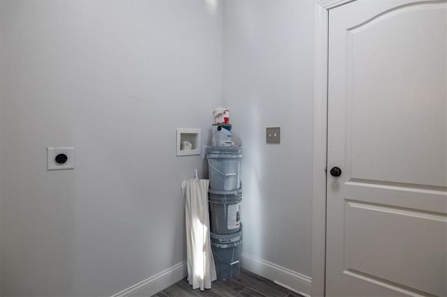 18002 Rollins Drive, Smithville, MO 64089