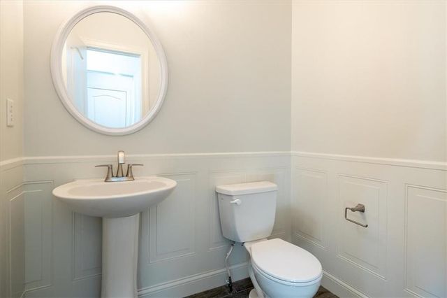 18002 Rollins Drive, Smithville, MO 64089