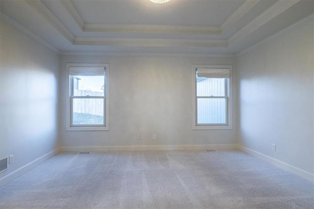 18002 Rollins Drive, Smithville, MO 64089