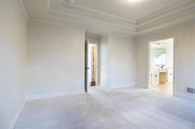 18002 Rollins Drive, Smithville, MO 64089