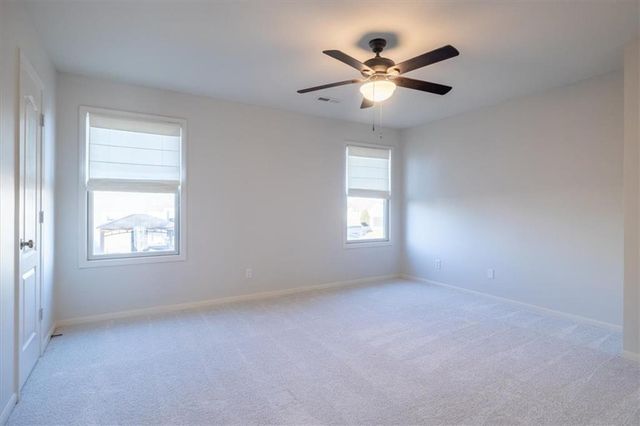 18002 Rollins Drive, Smithville, MO 64089