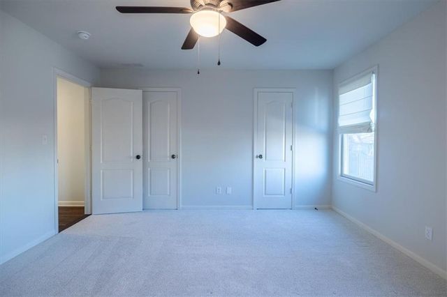 18002 Rollins Drive, Smithville, MO 64089