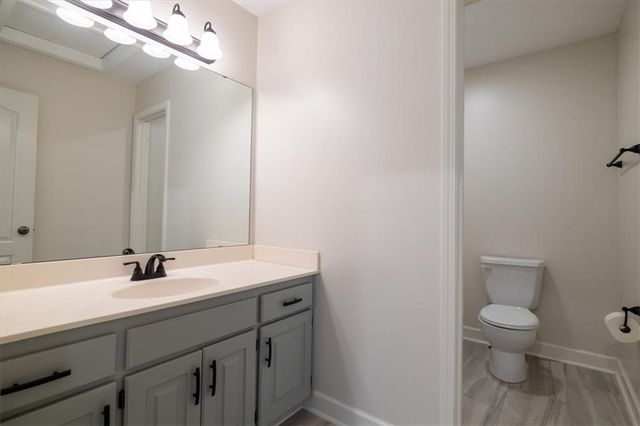 18002 Rollins Drive, Smithville, MO 64089