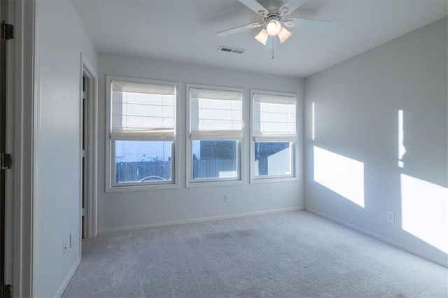 18002 Rollins Drive, Smithville, MO 64089