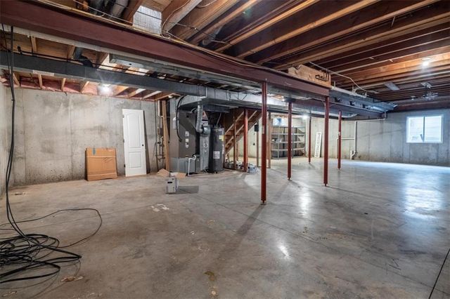 18002 Rollins Drive, Smithville, MO 64089