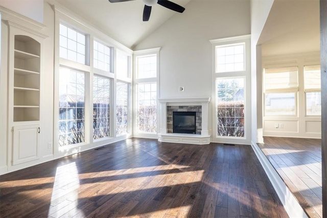 18002 Rollins Drive, Smithville, MO 64089