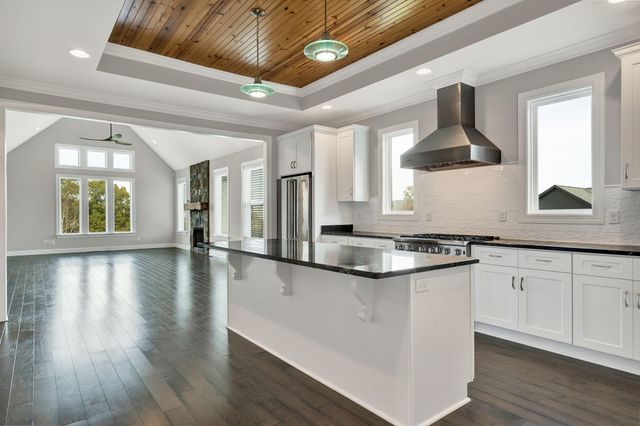 7407 Pond View, Harrison, TN 37341