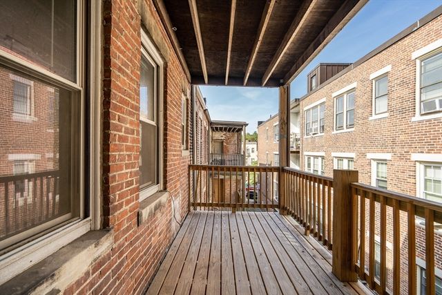 41 Orkney Rd 3, Boston, MA 02135