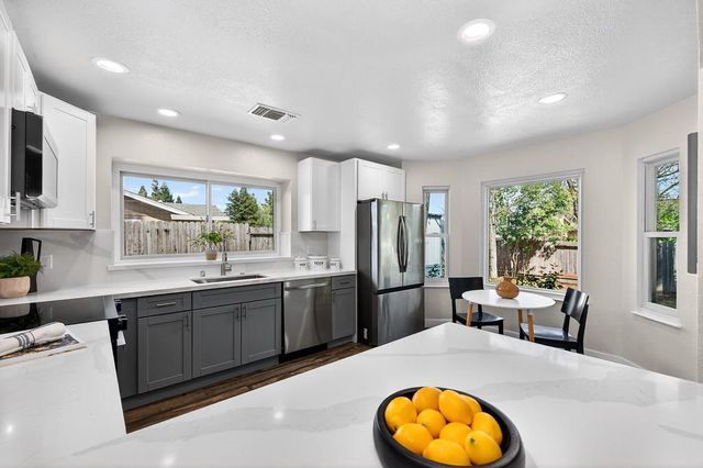 2869 Canterbury Cir, El Dorado Hills, CA 95762