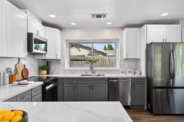 2869 Canterbury Cir, El Dorado Hills, CA 95762