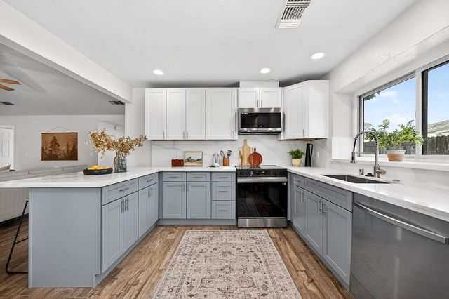 2869 Canterbury Cir, El Dorado Hills, CA 95762