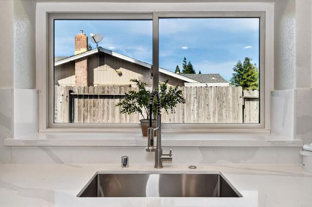 2869 Canterbury Cir, El Dorado Hills, CA 95762