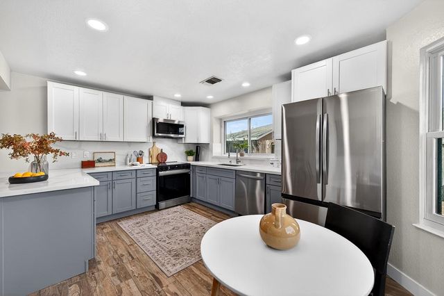 2869 Canterbury Cir, El Dorado Hills, CA 95762