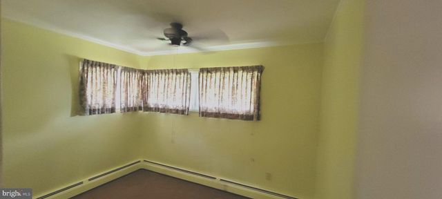 7 JUNEWOOD DR, Levittown, PA 19055