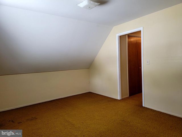 7 JUNEWOOD DR, Levittown, PA 19055