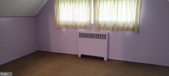 7 JUNEWOOD DR, Levittown, PA 19055