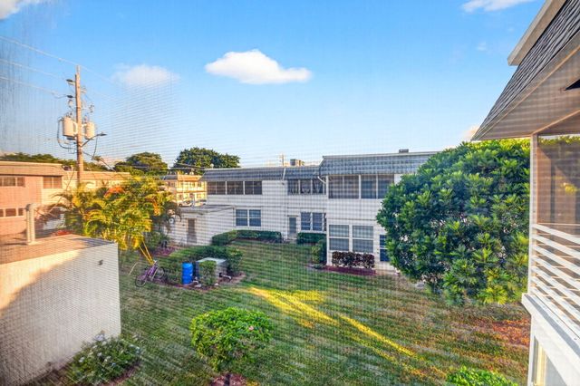 2880 Lake Osborne Drive 210, Lake Worth Beach, FL 33461