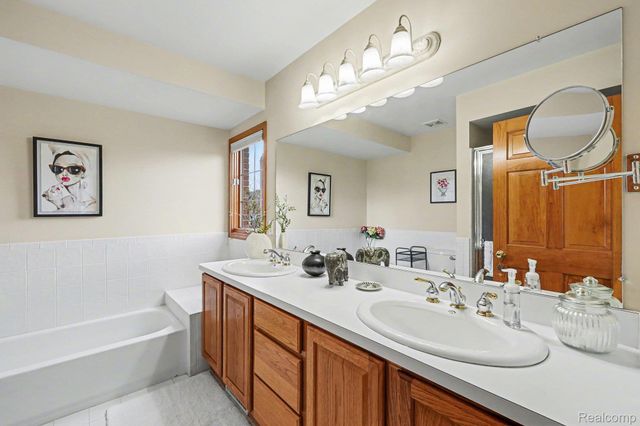 54568 Marissa Court, Shelby Charter Township, MI 48316