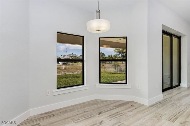 346 SW 28th PL, Cape Coral, FL 33991