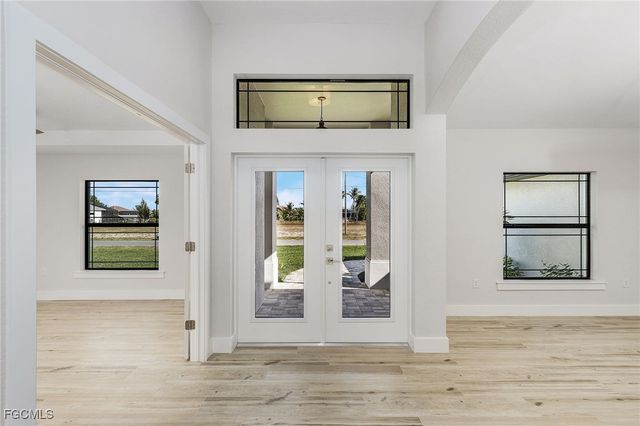 346 SW 28th PL, Cape Coral, FL 33991