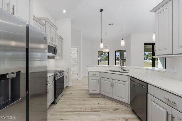 346 SW 28th PL, Cape Coral, FL 33991