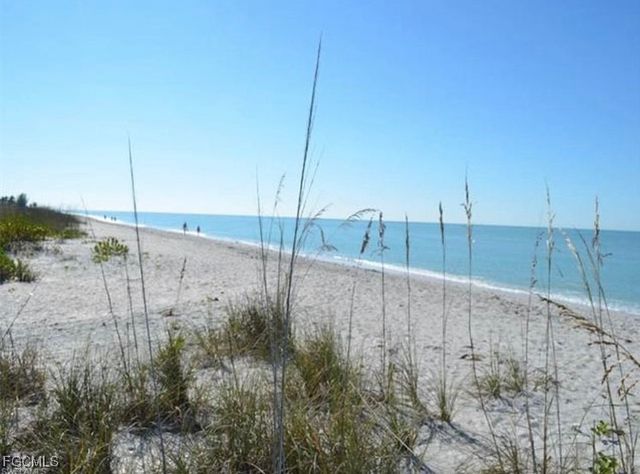 575 Sea Oats DR, Sanibel, FL 33957