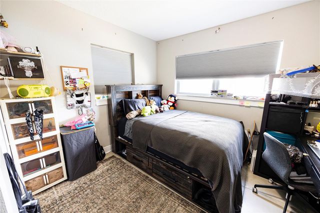 10904 N 15TH STREET, Tampa, FL 33612