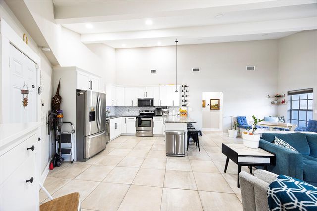 10904 N 15TH STREET, Tampa, FL 33612