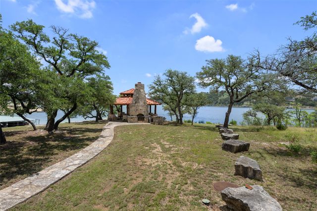 906 Moonlight Bay DR, Spicewood, TX 78669