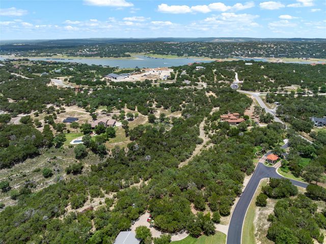 906 Moonlight Bay DR, Spicewood, TX 78669