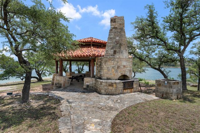 906 Moonlight Bay DR, Spicewood, TX 78669