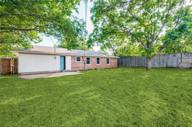 6632 Avalon Drive, Watauga, TX 76148