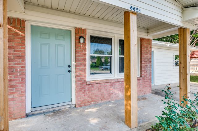 6632 Avalon Drive, Watauga, TX 76148